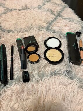 Vincent Longo Women Makeup Set in Nude